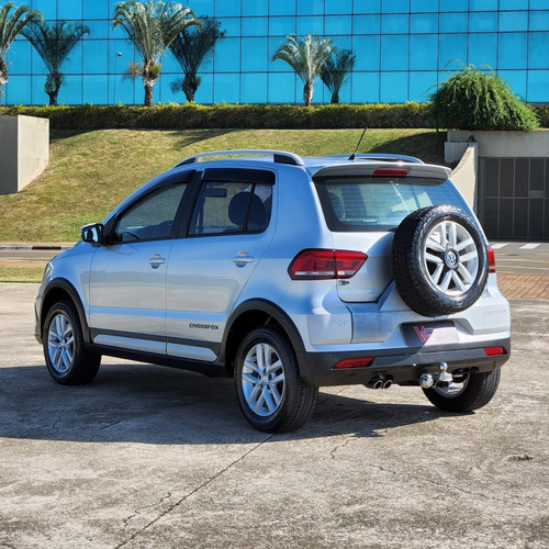 Imagem 4 de 8 de Volkswagen Crossfox 1.6 2015