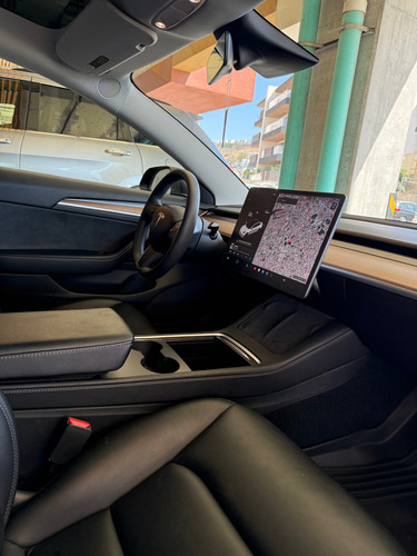 Tesla Model 3 Standar Plus