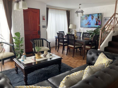 Casa En Venta De 4 Dorm. En Viña Del Mar