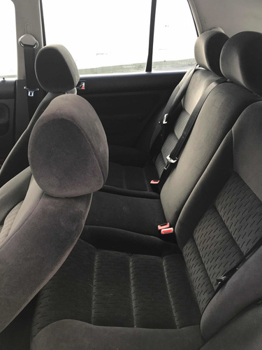 Volkswagen Golf 1.6 Comfortline 2005