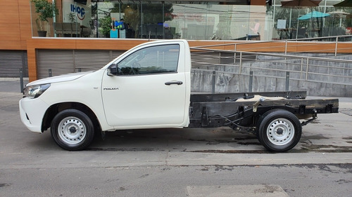 Imagen 2 de 11 de Toyota Hilux 2020 2.7 Cabina Sencilla Mt