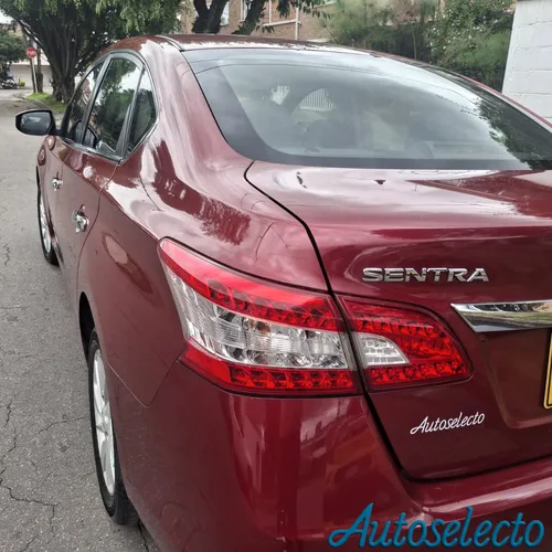 Nissan Sentra 1.8 B17 Advance