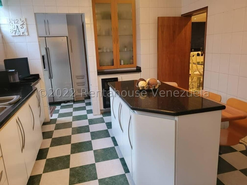 Imagen 4 de 17 de Macaracuay, Casa Ben Construida, Acabados De Primera