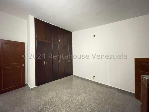 Casa Quinta En Venta Remodelada Cocina Empotrada Seguridad Piso Porcelanato 1080 De Terreno Excelente Oportunidad Nela 25-1318