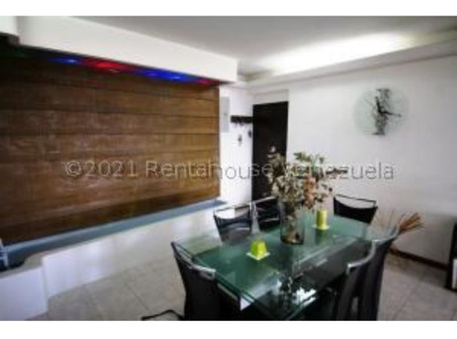 Imagen 2 de 16 de #22-12074 Bello Y Amplio Penthouse En El Marques