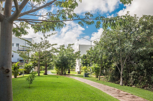 Casas En Venta En Arbolada, Cancun
