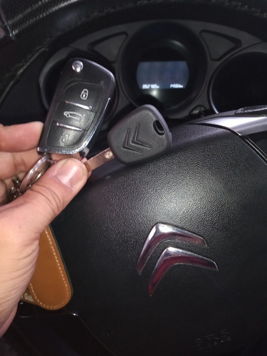 Imagem 1 de 3 de Chaveiro Automotivo 24 Horas