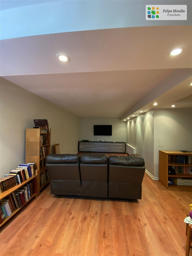 Impecable En Condominio 5 Dorm. Servicio Y Sala De Estar.