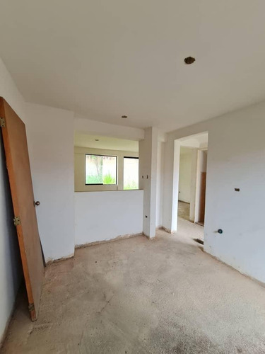 Imagen 7 de 13 de Amplio Townhouse En Obra Gris, Tazajal