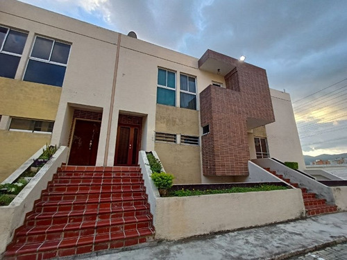 Vlarez Townhouse En Res Altos De Aricagua Mañongo