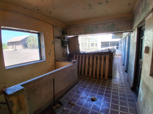 Venta Céntrica Bodega Comercial, Arturo Prat - Av. Matta.
