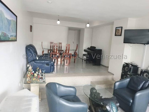 Apartamento En Venta Los Dos Caminos 23-8589