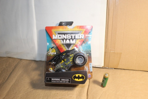 Coche Monster Jam Batman Spinmaster True Metal Poster