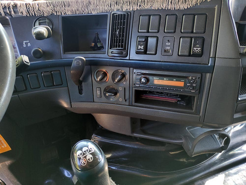 Imagem 7 de 11 de Volvo Fh 540 6x4 2014 Teto Baixo Manual, Sb Veiculos