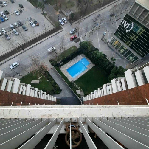 Imagen 2 de 10 de Departamento Con Vista Despejada En Excelente Barrio.