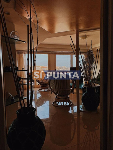 Imagen 9 de 14 de Confortable Apartamento Ubicado En Zona De Peninsula Frente Al Puerto