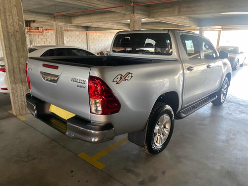 Toyota Hilux 2.8 Cd Srv 177cv 4x4
