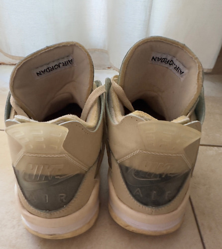 Zapatillas Nike Jordan Retro 4 Offwhite 41.5ar 9.5us Beige (Usado)