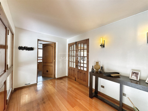 Casa En Arriendo De 7 Dorm. En Las Condes