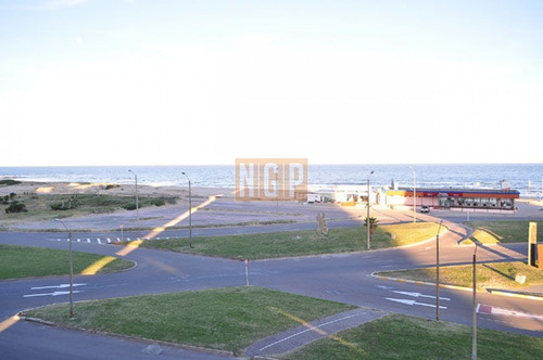 Imagen 5 de 30 de Apartamento En Brava, 3 Dormitorios