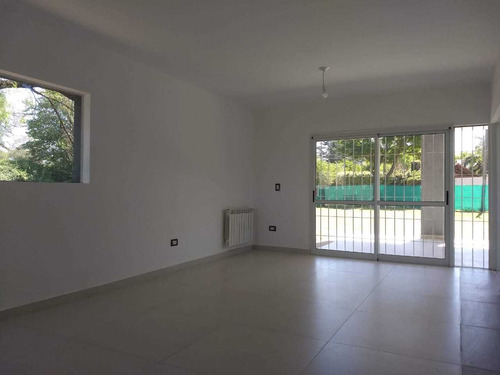 Imagen 2 de 10 de Duplex Venta Villa Allende Golf