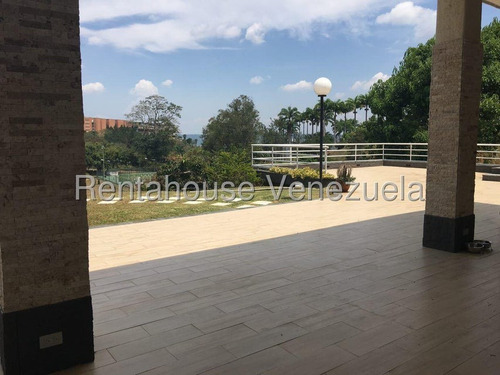 Hermosisima Casa Ubicada En Zona De Mayor Demanda De La Ciudad En Venta En La Lagunita Country Club Yf