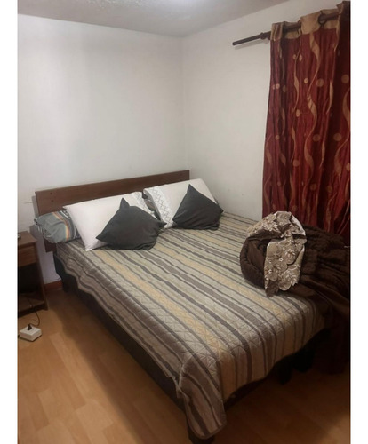 Cómoda Casa En Lo Espejo