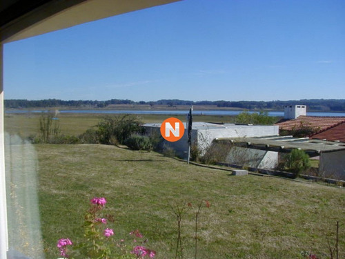 Casa En Venta Y Alquiler, Pinares, Punta Del Este, 4 Dormitorios.- Ref: 205786