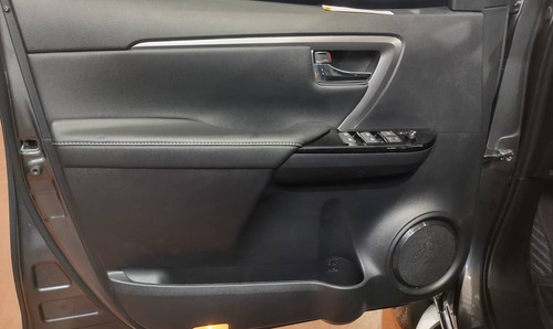 Imagen 8 de 15 de Toyota 2022 Hilux Sw4 Tdi Srx Aut L/21 Blindado Rb3