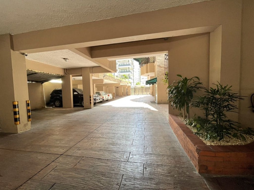 Imagen 12 de 14 de Apartamento Penthouse En Venta En Evaristo Morales, Próximo Piantini, Cercano A Sectores Como Naco, Serralles, Paraiso, El Millon, Santo Domingo