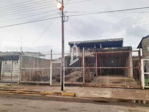 Parcela De Terreno Con Construcción En Villa Betania