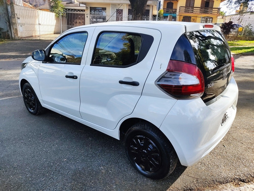Imagem 3 de 12 de Fiat Mobi 2017 1.0 Easy Flex 5p