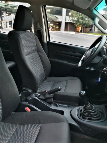 Imagen 11 de 15 de Toyota Hilux 2016