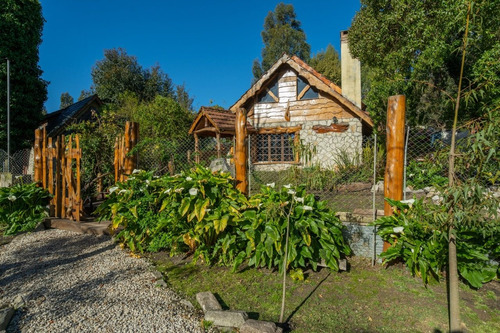 Excelente Casa Estilo Cabaña Individual Con Piscina Familiar