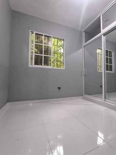 Apartamento De 2 Habitaciones Un Baño Sala Cocina Comedor