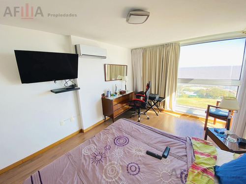 Venta Departamento 4 Dormitorios Piscina Rambla- Malvín