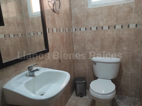 Imagen 15 de 16 de Casa Venta Urb La Providencia Final Av Casanovag Al Lado Uba