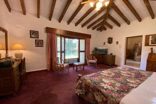 Casa Sola En Las Palmas, Cuernavaca, Morelos - Caen-er-866-cs