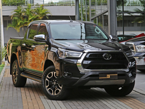 Toyota Hilux 2.8 D-4D TURBO DIESEL CD SRX 4X4 AUTOMÁTICO