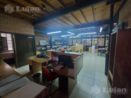 Imagen 5 de 18 de Espectacular Edificio Oficinas Garaje Para 4 Autos Y Piso Único Vivienda 3 Ambs