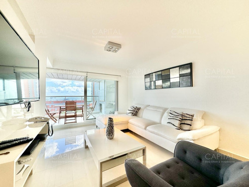 Miami Boulevard De Dos Dormitorio En Venta, Apartamento Frente Al Mar En Playa Mansa