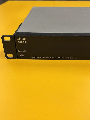 Switch Cisco Sf300-24p + Cisco Uc300 (Usado)
