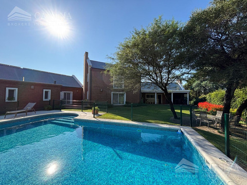 Casa En Venta En Lomas De La Carolina