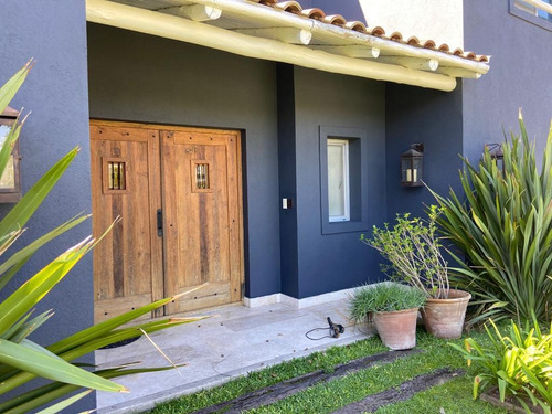 Casa Al Lago En Venta En Talar Del Lago 2