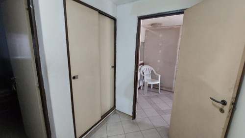 Excelente Propiedad Con Amplio Lote Sobre Avenida Jose Maria Paz