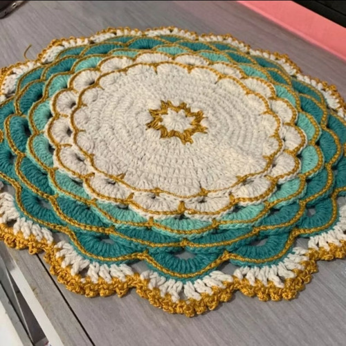 Souplat Turco Luxo Feito Em Crochê Com Fio Dourado