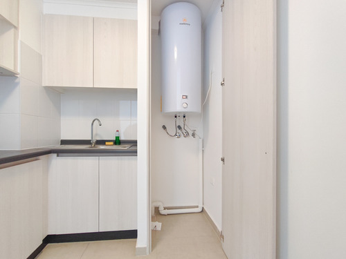 Edificio Av. El Parrón (1 Est.) Vista Poniente Piso 9