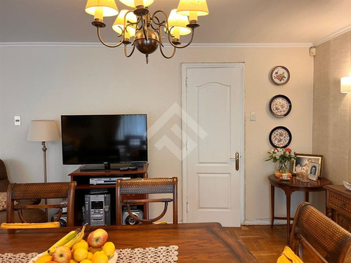 Casa En Venta De 5 Dorm. En Ñuñoa