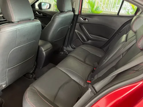 Mazda 3 2.0 Touring MT