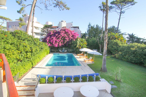 Gran Casa Clásica A Pasos De Playa Mansa